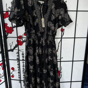 Max Studio NWT Floral Short Sleeve Tiered Maxi Dress Size XS